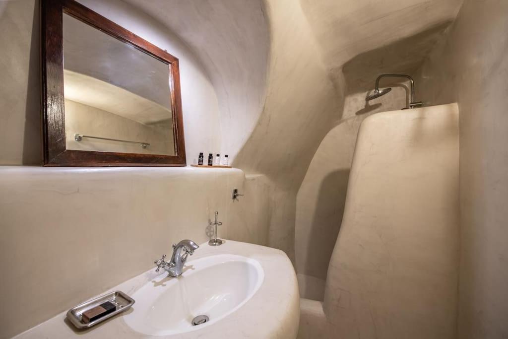 Astrea Suites "Ostria Cave Villa-Outdoor Jacuzzi" Ия Экстерьер фото