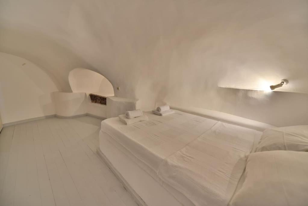 Astrea Suites "Ostria Cave Villa-Outdoor Jacuzzi" Ия Экстерьер фото